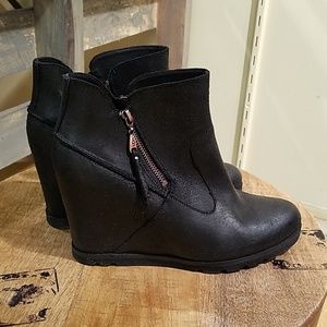 Ugg wedge booties